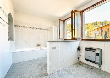 Stanza non arredata - Villa a Schiera Frazione plello 107/b, Borgosesia - foto 16