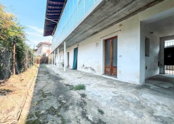 casa vendita ghemme cortile wmk 0 - Casa indipendente vicolo Montirone, 2, Ghemme - foto 1