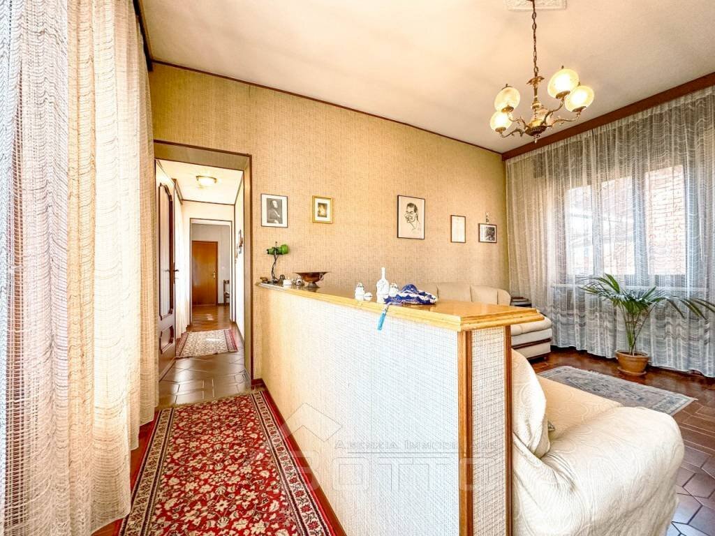 casa vendita ghislarengo salotto2 wmk 0 - Villa a Schiera via Roma, 15/C, Ghislarengo - foto 2