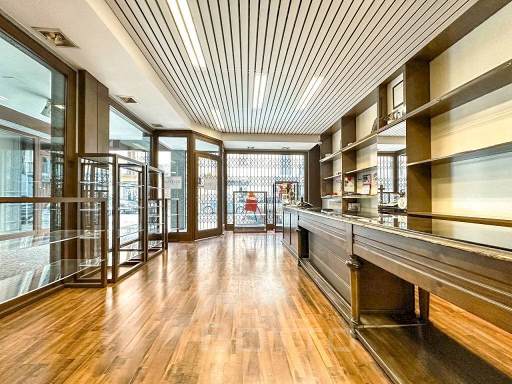 Interno non residenziale - Clothing - Underwear corso Giuseppe Garibaldi 19, Gattinara - photo 1