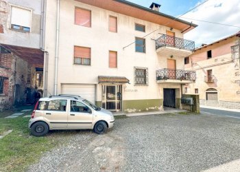 Facciata - Villa via ottone 63, Borgosesia - foto 8