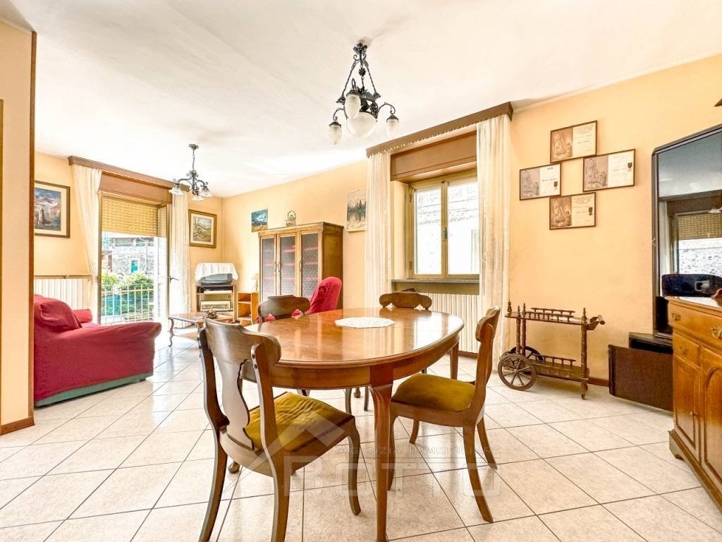 casa vendita bornate salotto3 wmk 0 - Casa indipendente via Monte Grappa n 25, Serravalle Sesia - foto 3