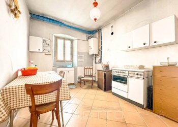 casa vendita bornate cucina wmk 0 - Casa indipendente via Monte Grappa n 25, Serravalle Sesia - foto 5