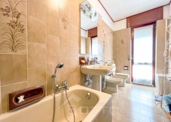 appartamento vendita quarona bagno1 wmk 0 - Trilocale via alla Noca 4, Quarona - foto 11