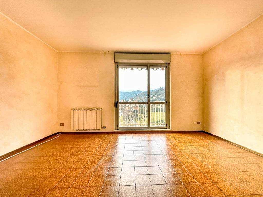 Stanza non arredata - Trilocale via ARGENTI 1/B, Borgosesia - foto 3