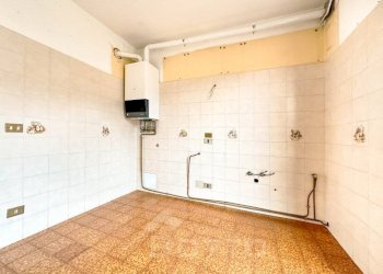 Stanza non arredata - Trilocale via ARGENTI 1/B, Borgosesia - foto 6