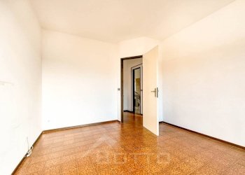 Stanza non arredata - Trilocale via ARGENTI 1/B, Borgosesia - foto 10