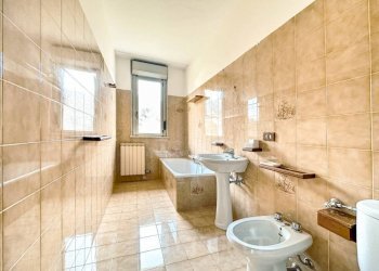 Bagno - Trilocale via ARGENTI 1/B, Borgosesia - foto 11