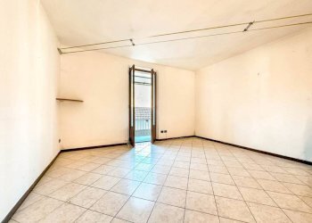 Stanza non arredata - Independent house FRAZIONE PLELLO 119, Borgosesia - photo 12