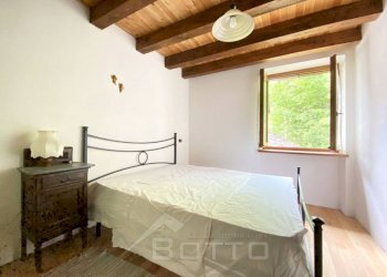 Camera da letto - Casa indipendente FRAZIONE FERRATE, Alto Sermenza - foto 8