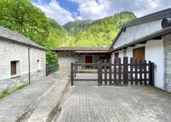 Facciata - Casa indipendente FRAZIONE FERRATE, Alto Sermenza - foto 19