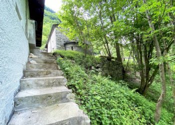 Giardino - Casa indipendente FRAZIONE FERRATE, Alto Sermenza - foto 23