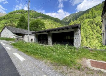 Facciata - Casa indipendente FRAZIONE FERRATE, Alto Sermenza - foto 24