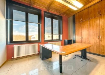 Stanza arredata - Capannone via Ottaviano 45, Gattinara - foto 5