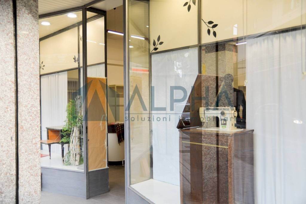 Interno palazzo - Negozio via Alfredo Panzini, Bellaria-Igea Marina - foto 2