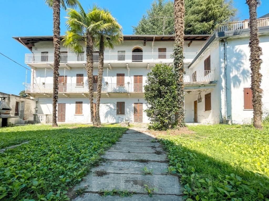 Facciata - Villa a Schiera via Dante 20, Soriso - foto 2