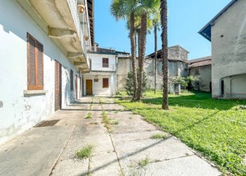 Giardino - Villa a Schiera via Dante 20, Soriso - foto 3