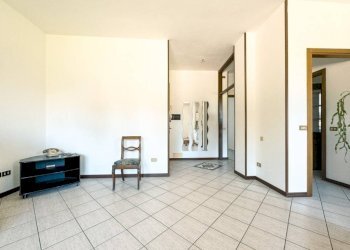 Stanza non arredata - Trilocale via Novara, 188/a, Borgomanero - foto 11