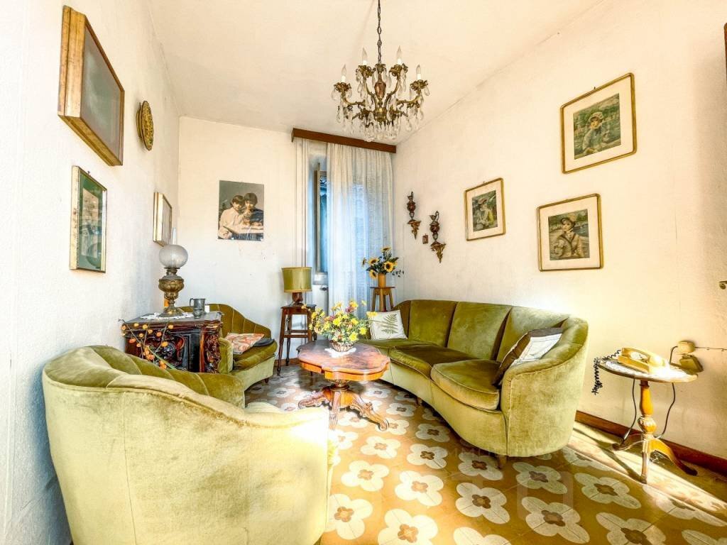 Salone - Villa a Schiera via giambattista Magistrini 18, Maggiora - foto 2