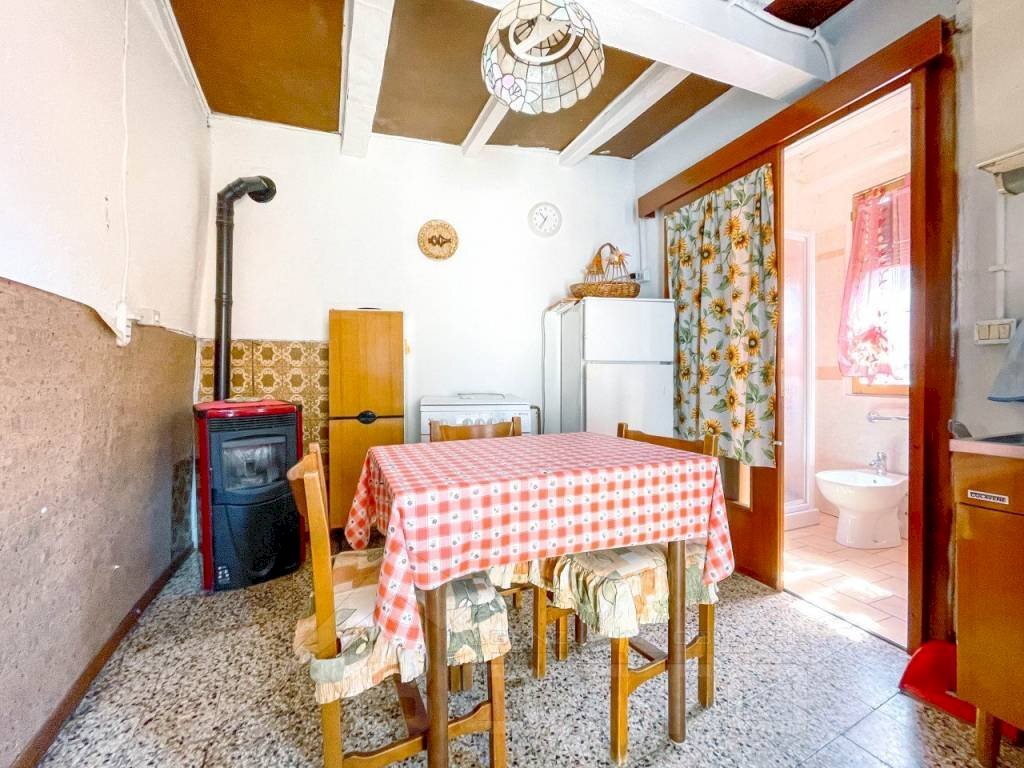 casa vendita soriso cucina wmk 0 - Bilocale via mongini 22, Soriso - foto 3