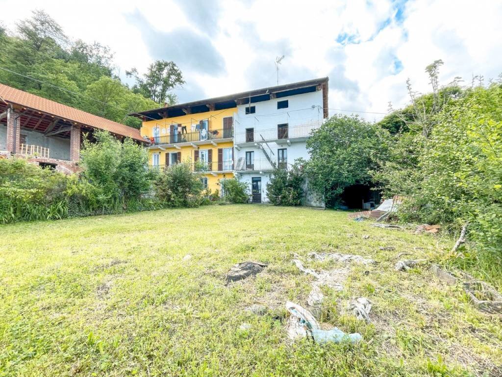 capannone vendita arona esterno1 copia wmk 0 - Terraced Villa via casale canuggioni 28, Borgomanero - photo 1