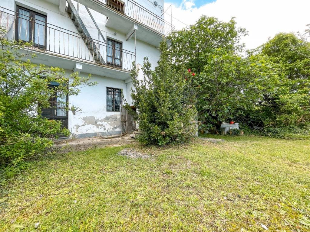 capannone vendita arona esterno5 wmk 0 - Terraced Villa via casale canuggioni 28, Borgomanero - photo 3