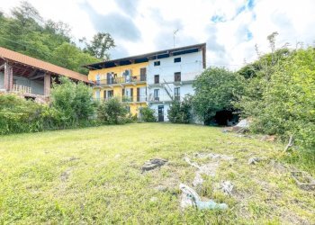 capannone vendita arona esterno1 copia wmk 0 - Villa a Schiera via casale canuggioni 28, Borgomanero - foto 1