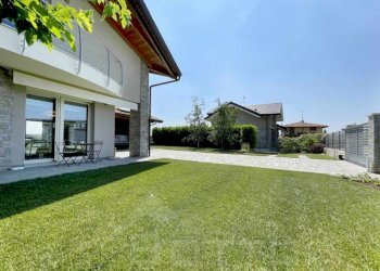 casa vendita gargallo giardino3 - Villa a Schiera via panighera 17, Gargallo - foto 5