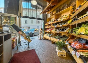 Interno non residenziale - Negozio via aurelio godi 21, Gozzano - foto 7