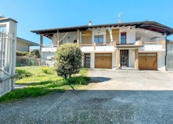 casa vendita gattico cortile2 - Villa via Oioli 27, Gattico-Veruno - foto 2