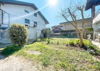 casa vendita gattico cortile8 - Villa via Oioli 27, Gattico-Veruno - foto 4