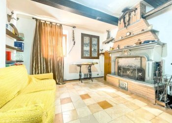 casa vendita gattico salotto3 - Villa via Oioli 27, Gattico-Veruno - foto 24