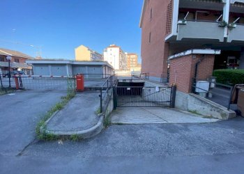 Ingresso - Box via Federico Sura, 53, Carmagnola - foto 1