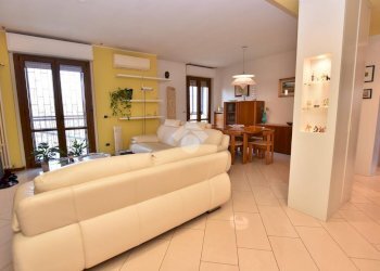 Three-room apartment Via pietro nenni, Vignate - photo 3
