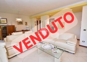 Three-room apartment Via pietro nenni, Vignate - photo 1