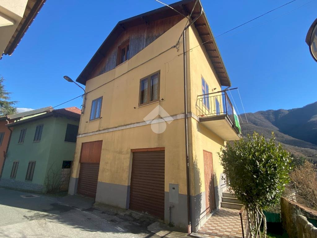 Independent house Via insurrezione d'aprile, Montoggio - photo 2