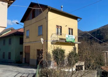 Casa indipendente Via insurrezione d'aprile, Montoggio - foto 2