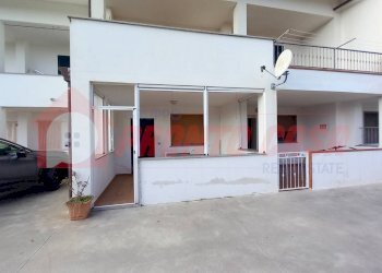 Stabile - Palazzo Località ISOLA VARANO, Ischitella - foto 19