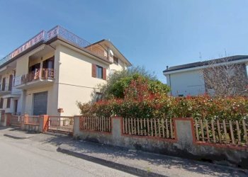 Facciata - Villa via Guglielmo Marconi, San Giorgio del Sannio - foto 2