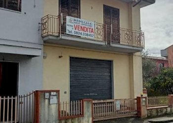 Facciata - Villa via Guglielmo Marconi, San Giorgio del Sannio - foto 16