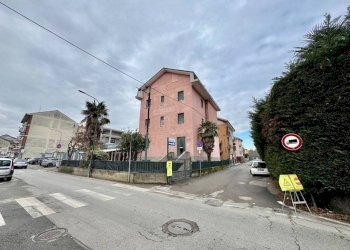 Zona - Stabile - Palazzo via Montegrappa, 16, Orbassano - foto 1