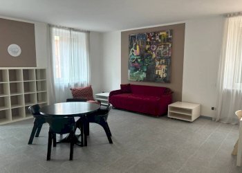 Salone - Bilocale via Belfiore, 53, Torino (zona San Salvario) - foto 1