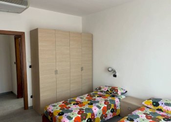 Camera da letto - Bilocale via Belfiore, 53, Torino (zona San Salvario) - foto 5