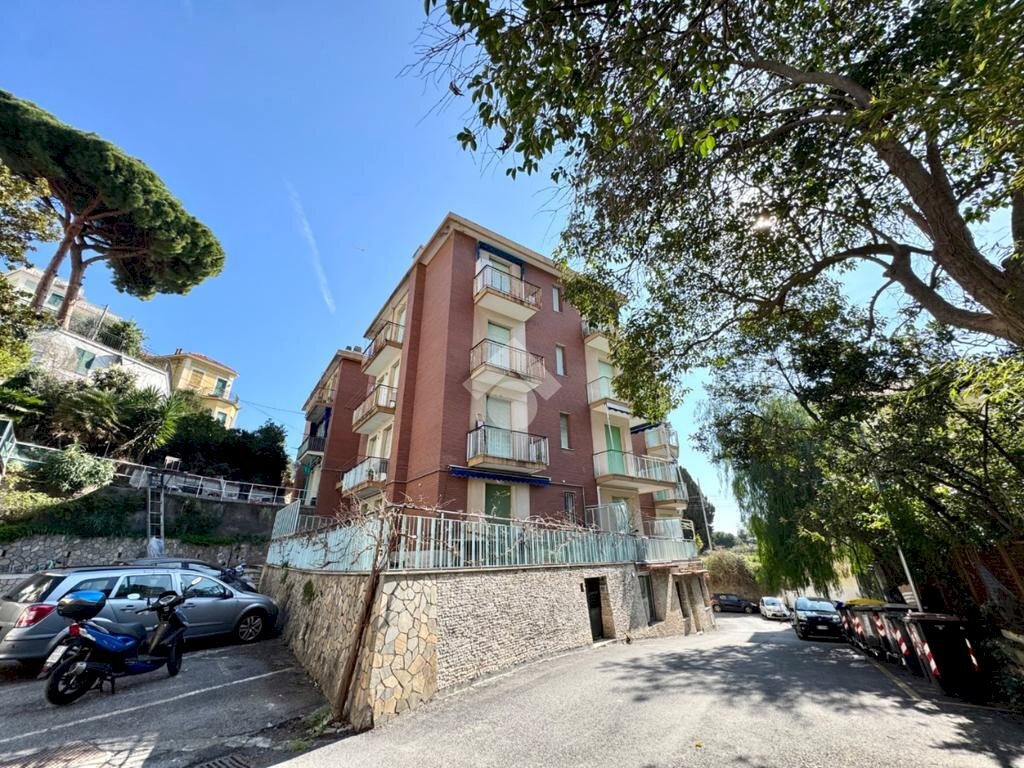 Four-room apartment Via mulino del ponte, Alassio - photo 1