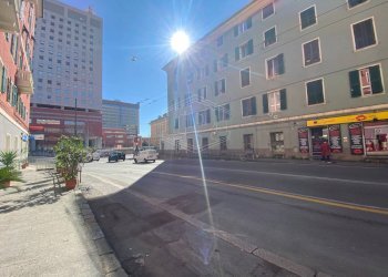 Locale Commerciale Piazza Nicolo' Barabino, Genova (zona Sampierdarena) - foto 9