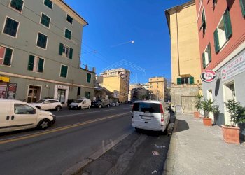 Locale Commerciale Piazza Nicolo' Barabino, Genova (zona Sampierdarena) - foto 7