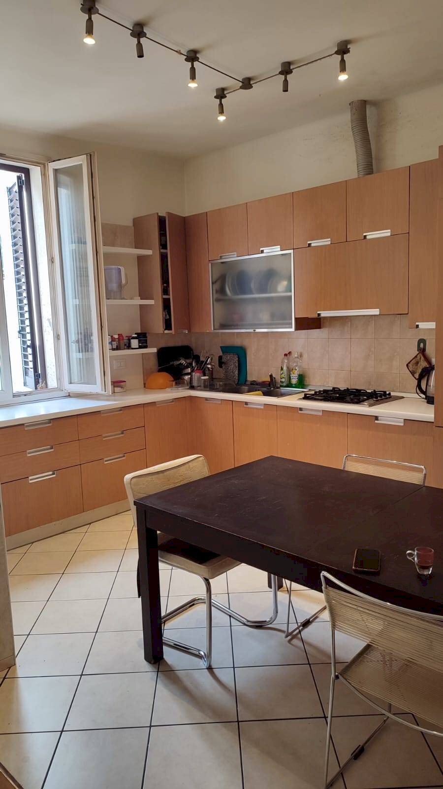 Porzione di casa Bologna (zona Centro Storico) - foto 2