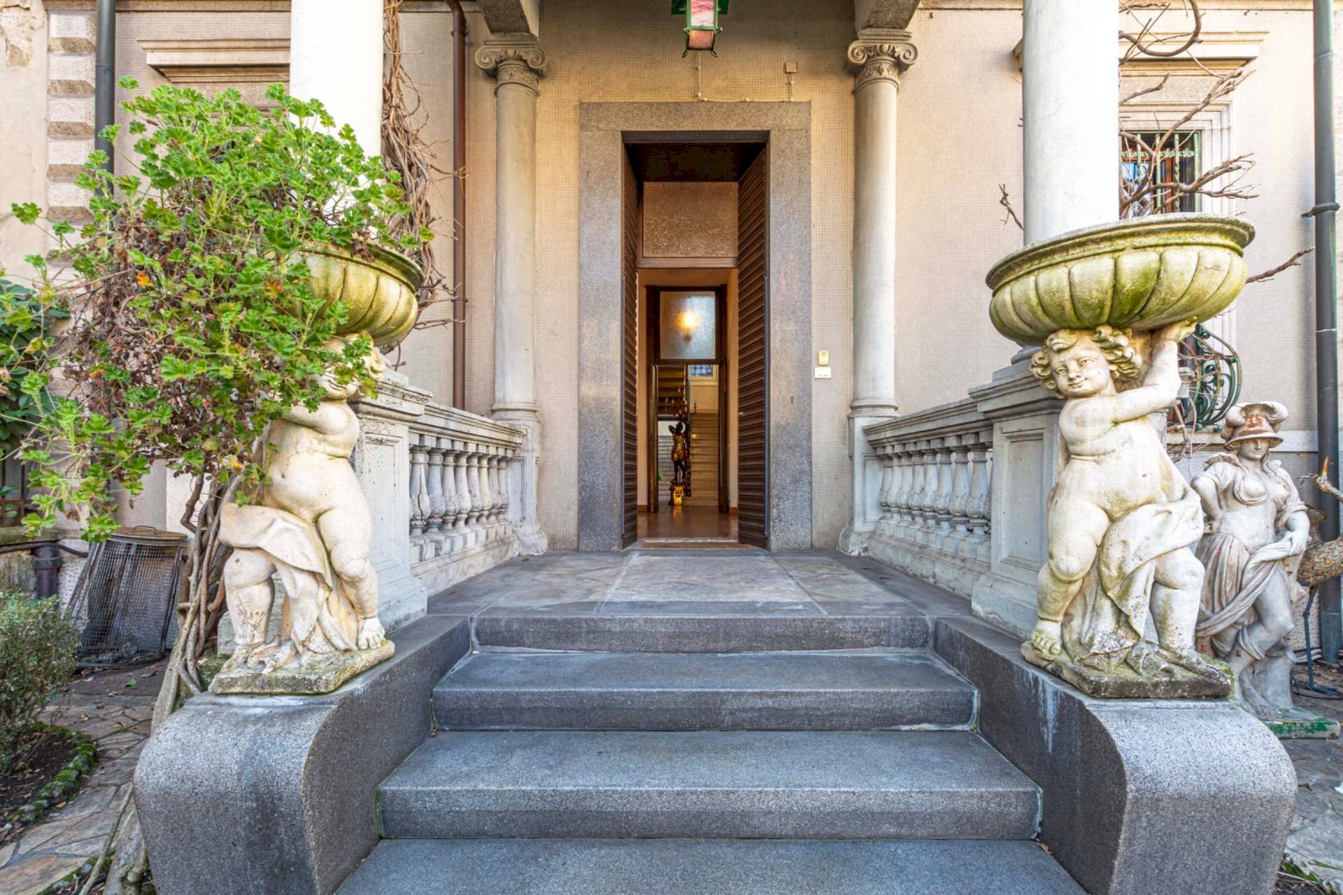 Single Family Villa Viale Monza, Milano - photo 3