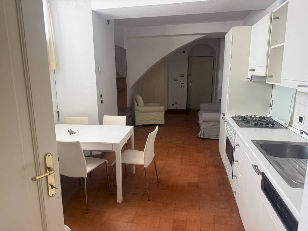 Cucina - Appartamento via Massimo d'Azeglio, Bologna (zona Costa Saragozza) - foto 3