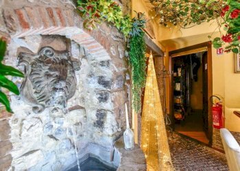 Interno palazzo - Restaurant piazza Roma, 9, Albavilla - photo 7